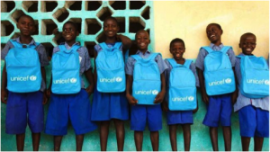 Imagem 1 - Crianças atendidas por um programa educacional do UNICEF